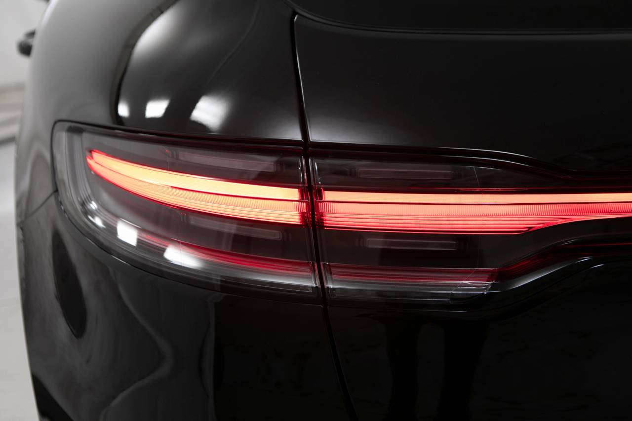 Thumbnail: 2026 Porsche Macan - 15