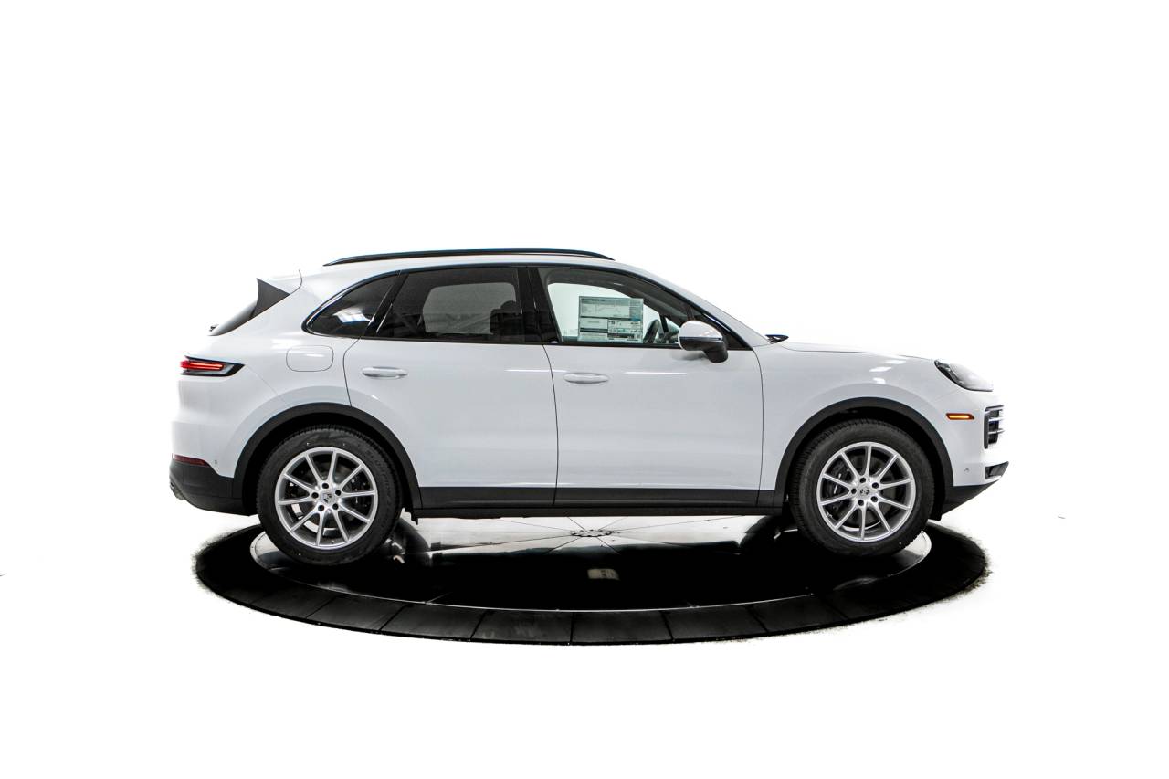 Thumbnail: 2026 Porsche Cayenne - 8