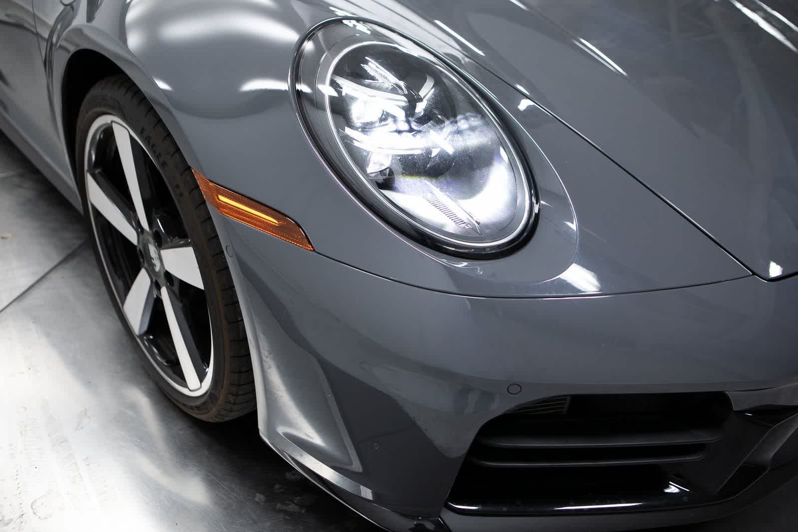 Thumbnail: 2025 Porsche 911 - 29