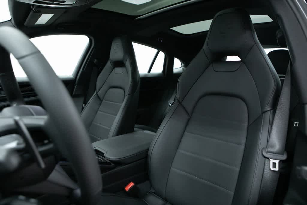 Thumbnail: 2025 Porsche Panamera - 5