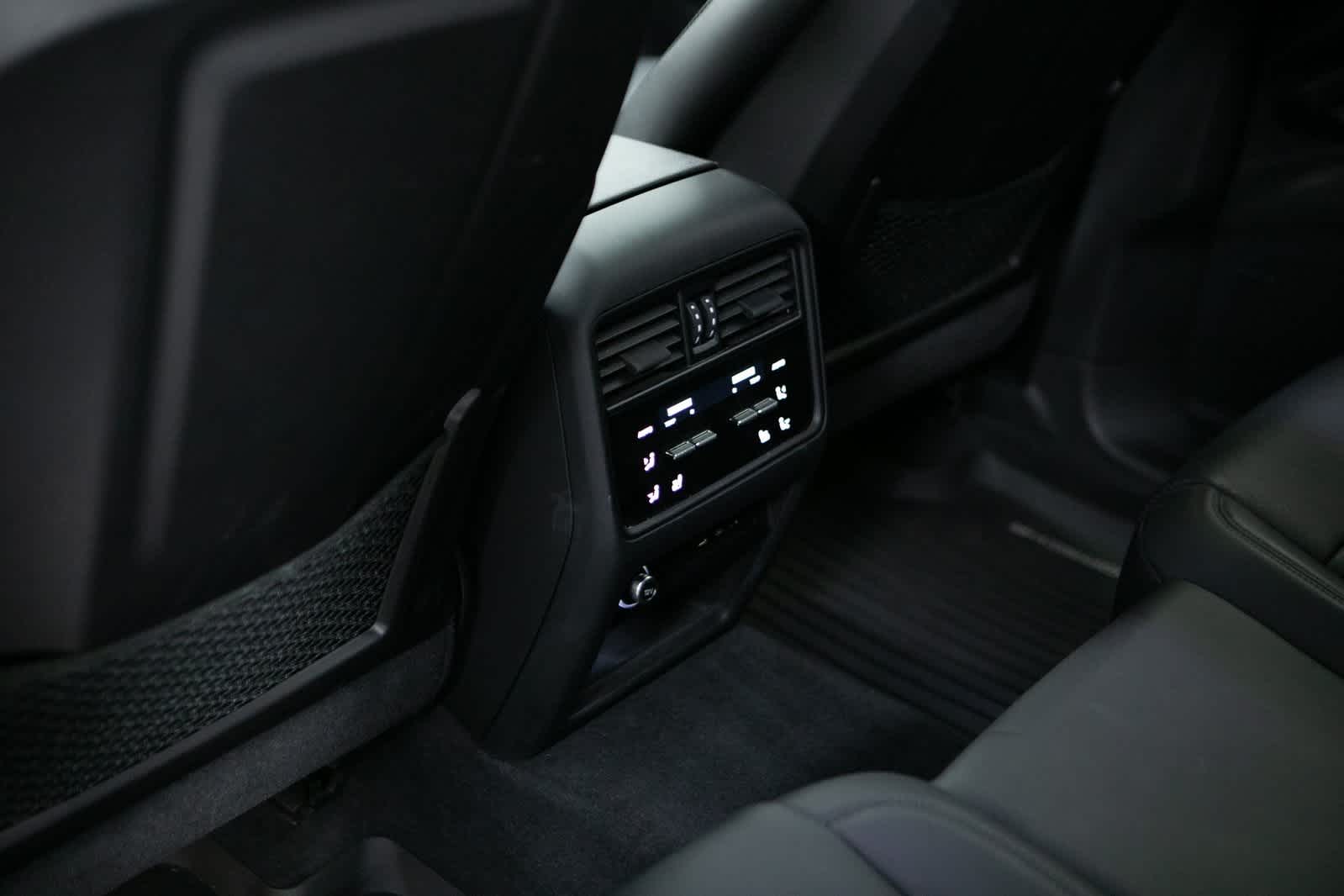 Thumbnail: 2024 Porsche Cayenne - 30