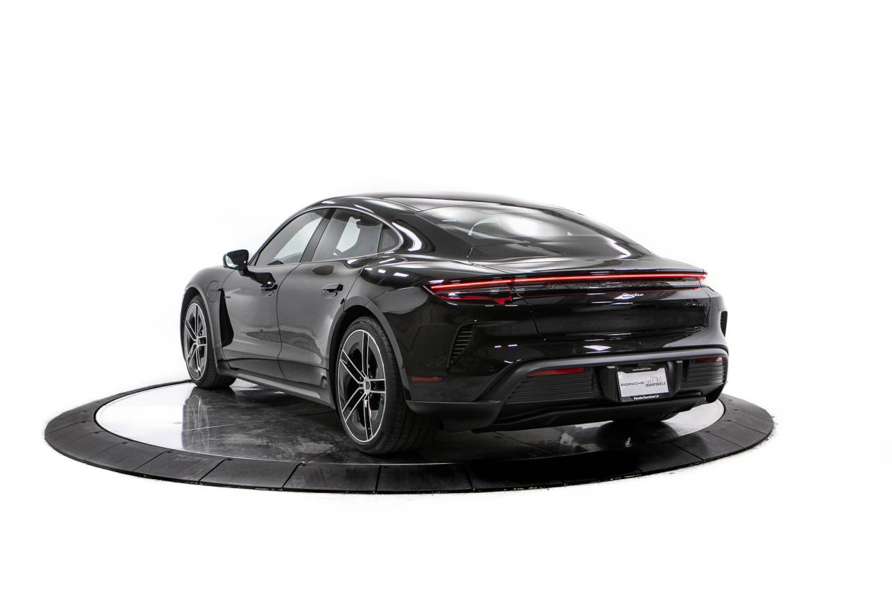 Thumbnail: 2026 Porsche Taycan - 3