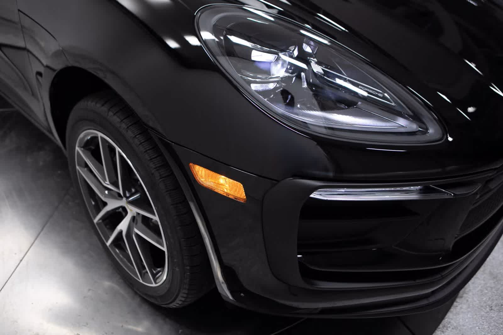 Thumbnail: 2026 Porsche Macan - 11
