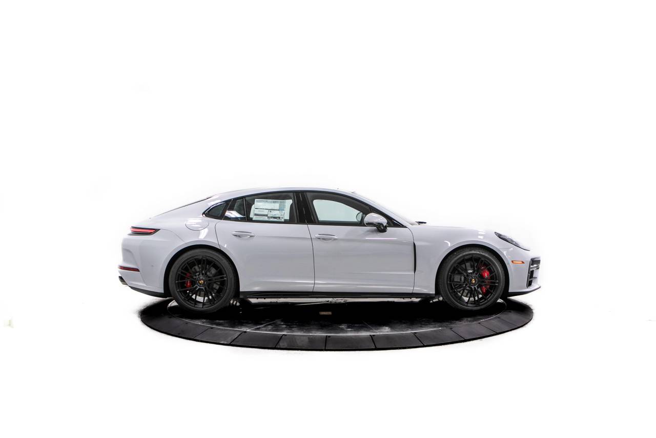 Thumbnail: 2026 Porsche Panamera - 8