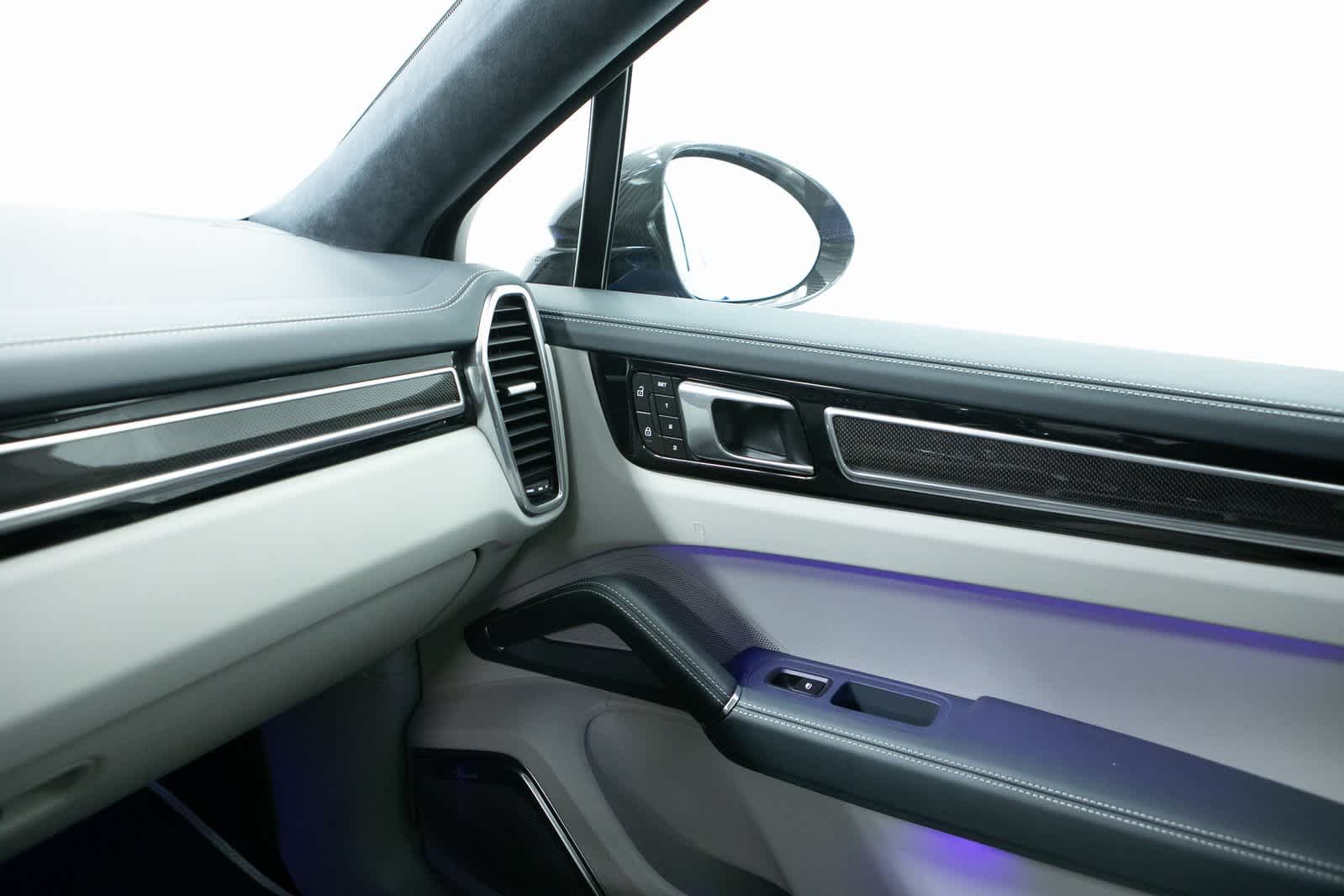 Thumbnail: 2023 Porsche Cayenne - 24