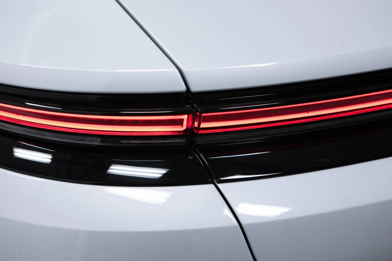 Thumbnail: 2026 Porsche Panamera - 16