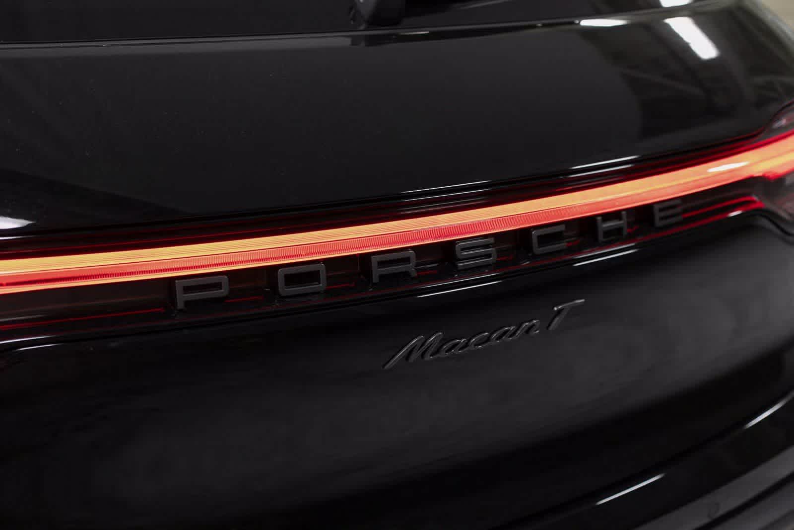 Thumbnail: 2025 Porsche Macan - 35