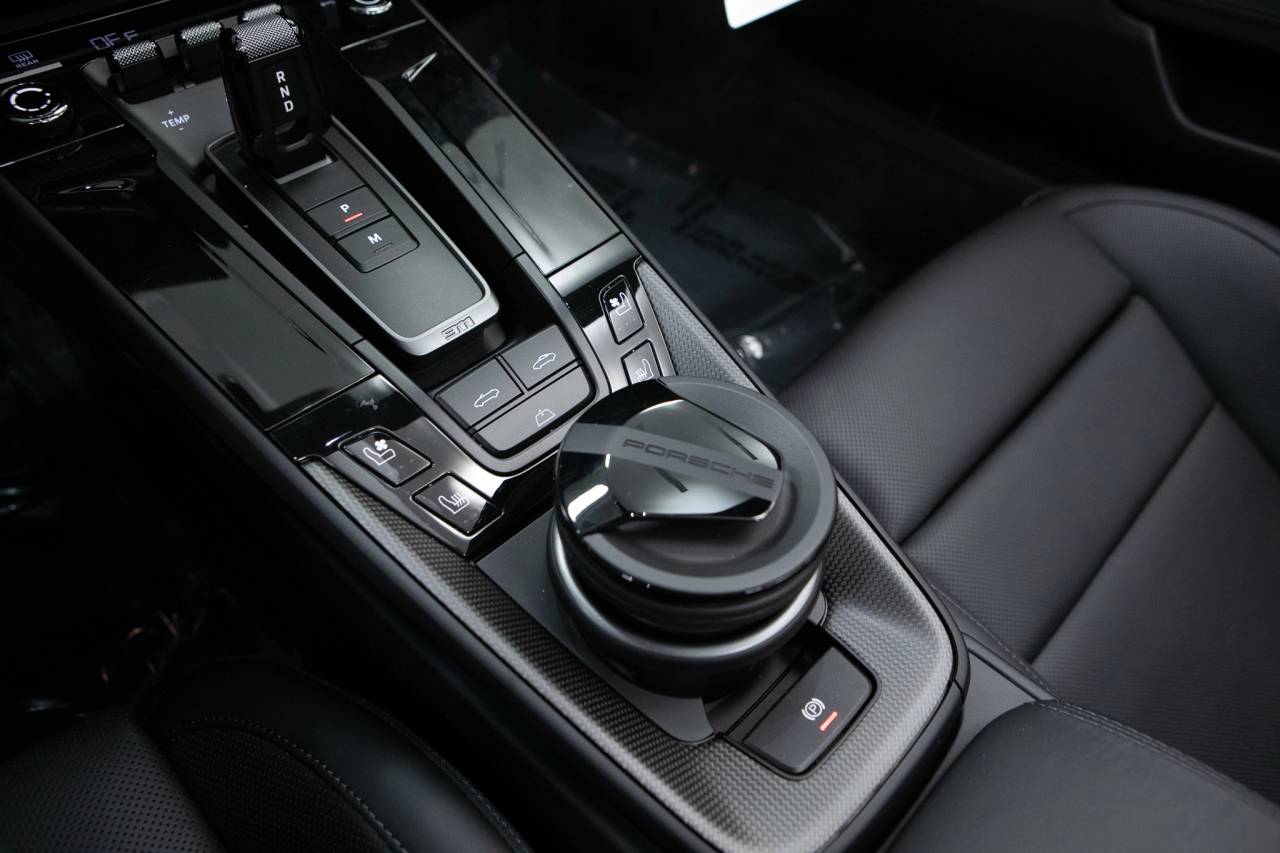 Thumbnail: 2026 Porsche 911 - 30