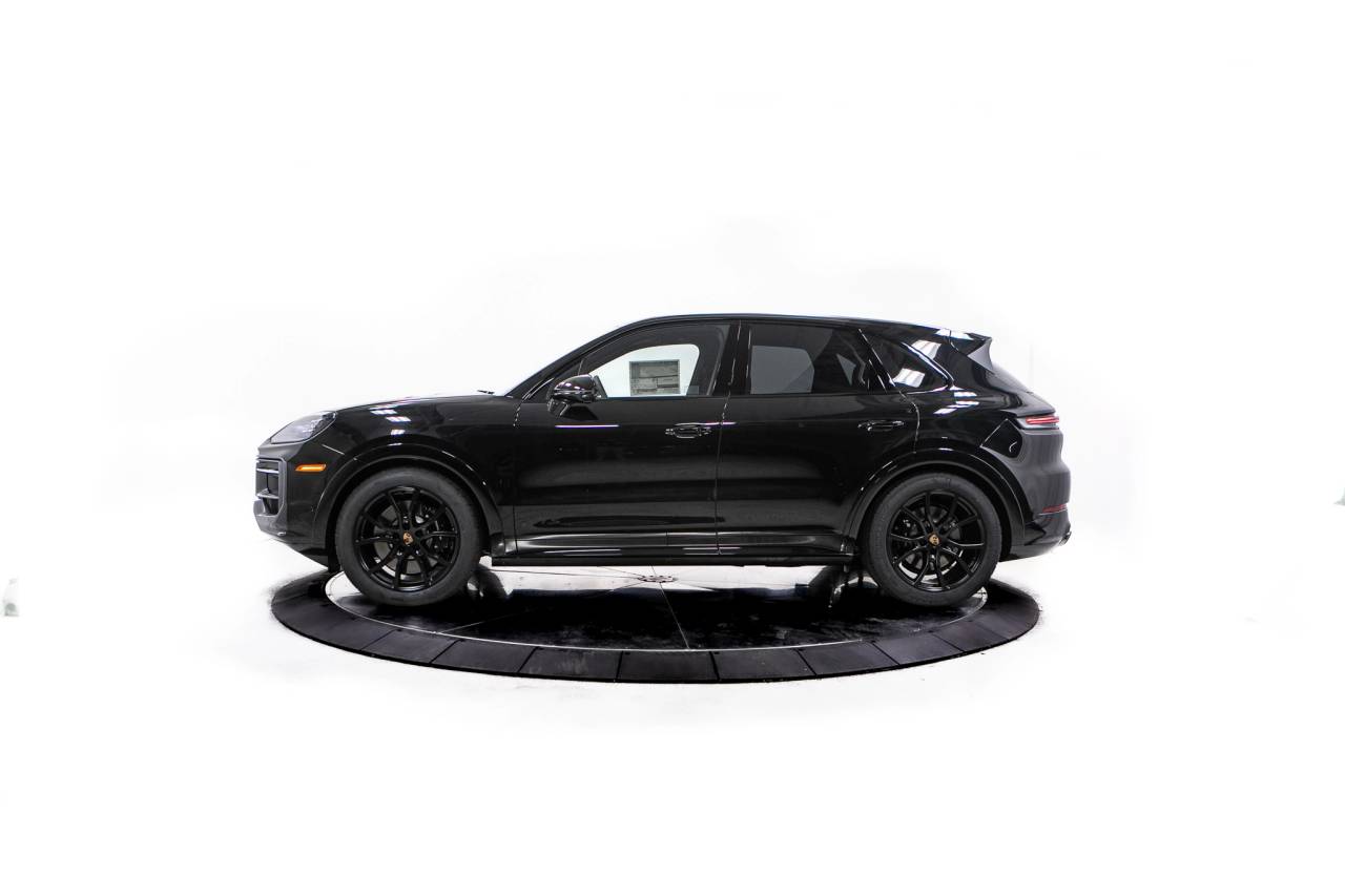 Thumbnail: 2026 Porsche Cayenne - 2