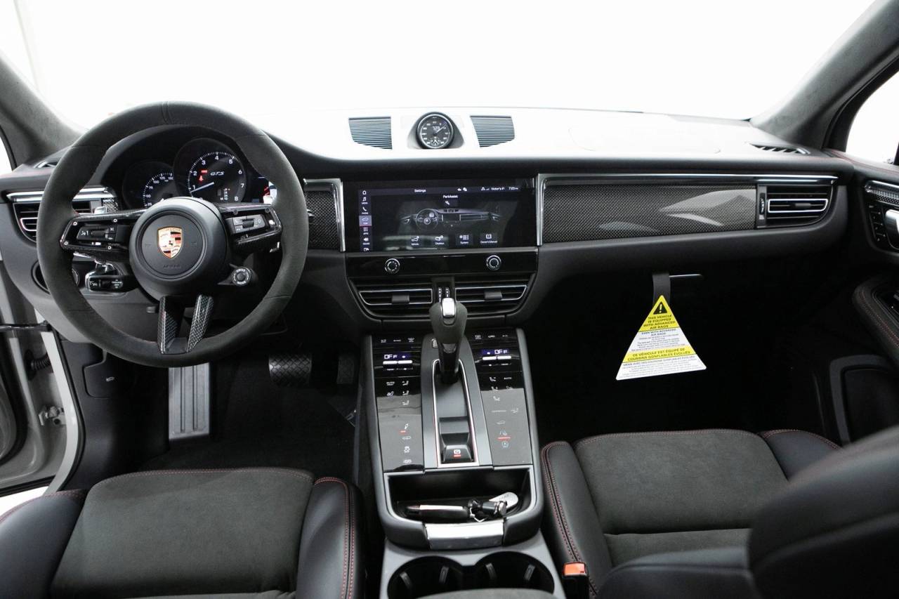 Thumbnail: 2026 Porsche Macan - 13