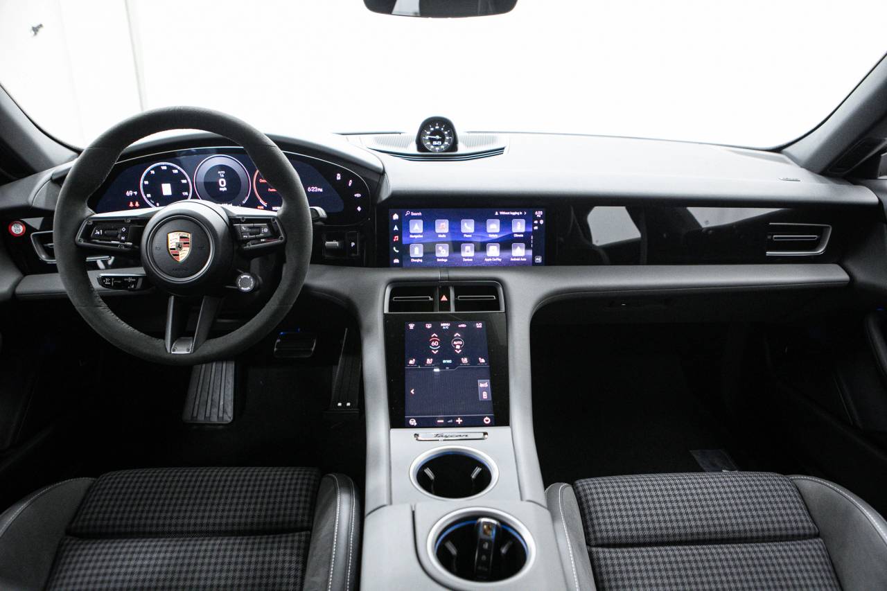 Thumbnail: 2026 Porsche Taycan - 20