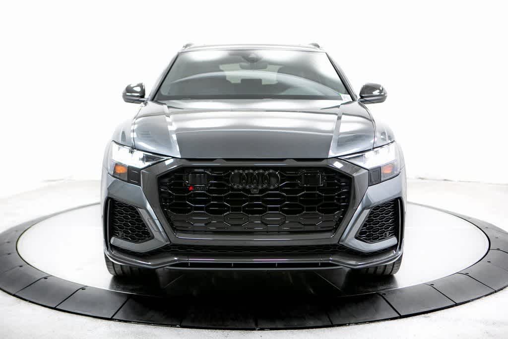 Thumbnail: 2023 Audi RS Q8 - 10