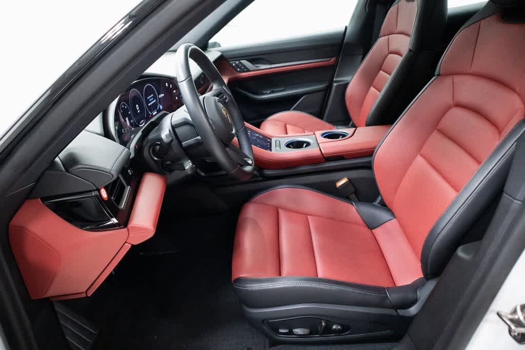 Thumbnail: 2025 Porsche Taycan - 15