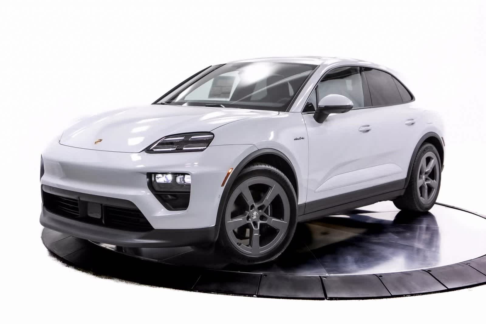 Thumbnail: 2025 Porsche Macan - 1