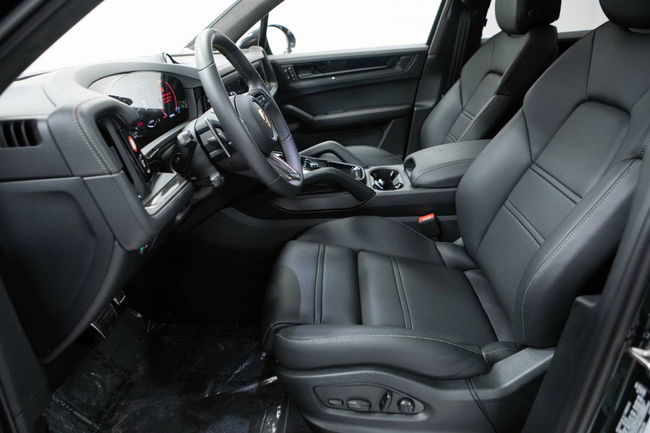 Thumbnail: 2025 Porsche Cayenne - 23