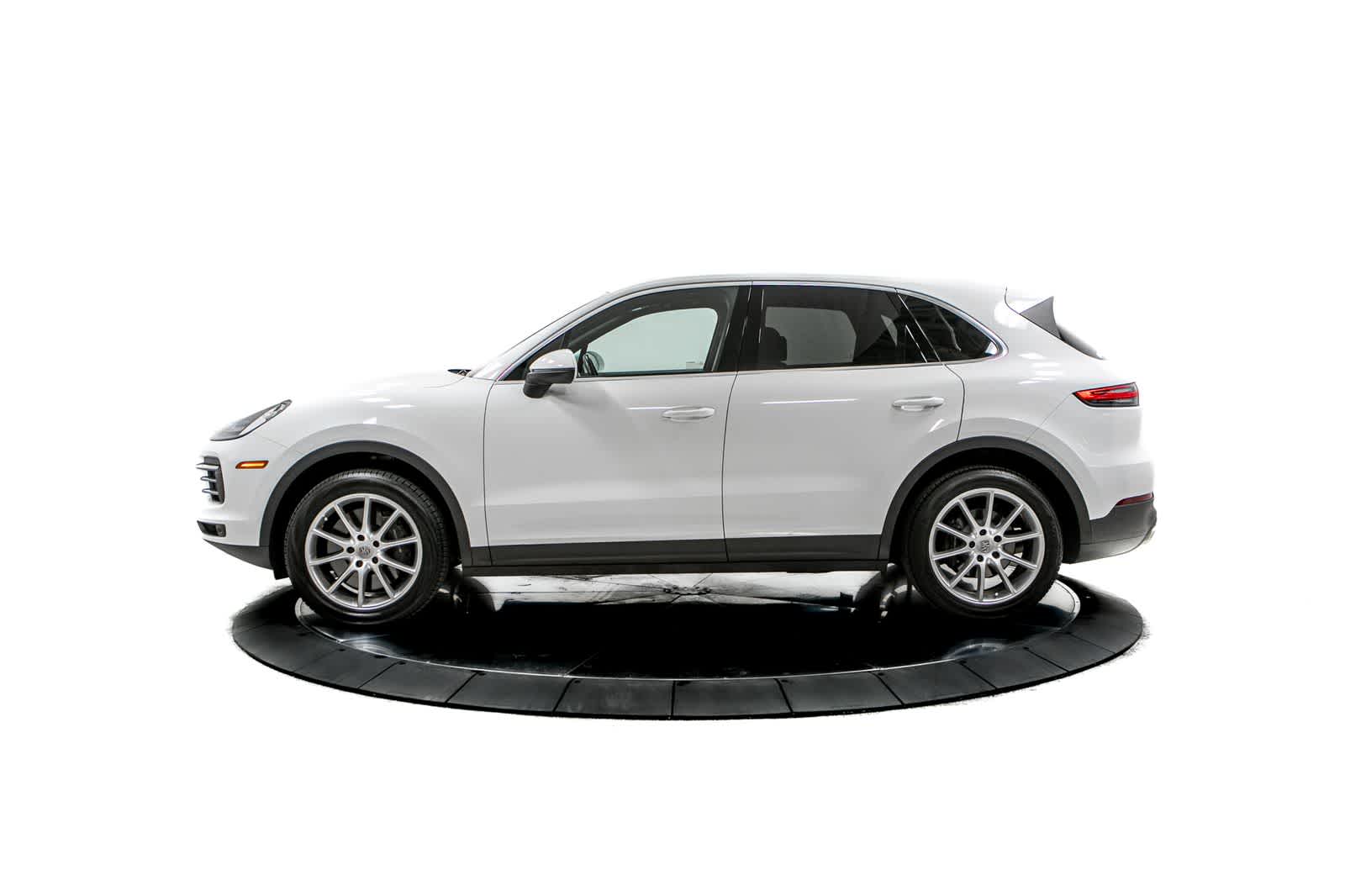 Thumbnail: 2022 Porsche Cayenne - 2
