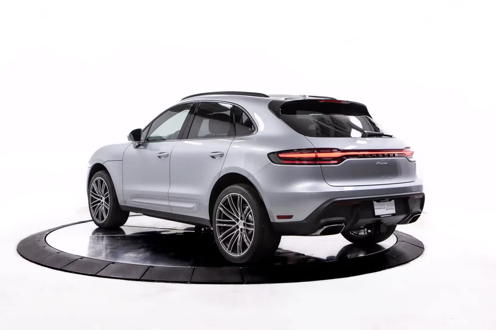 Thumbnail: 2026 Porsche Macan - 2