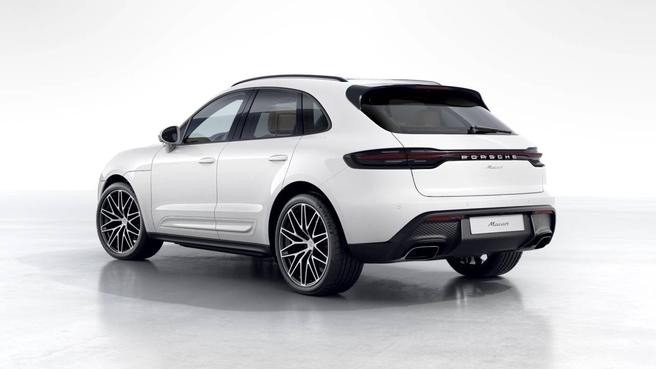 Thumbnail: 2026 Porsche Macan - 3