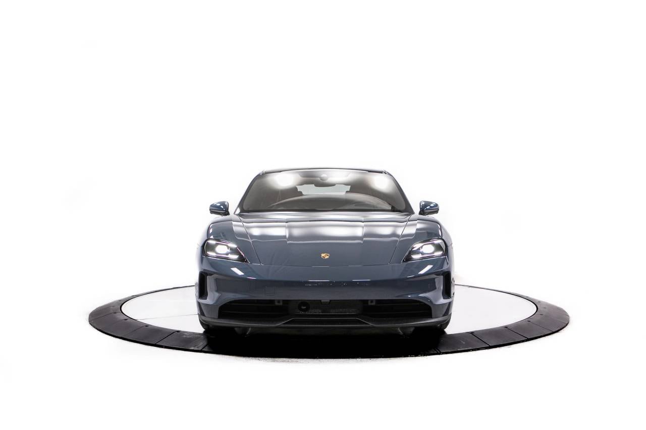 Thumbnail: 2026 Porsche Taycan - 10