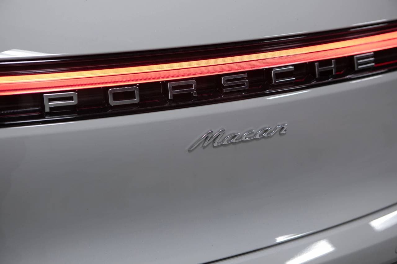 Thumbnail: 2026 Porsche Macan - 16