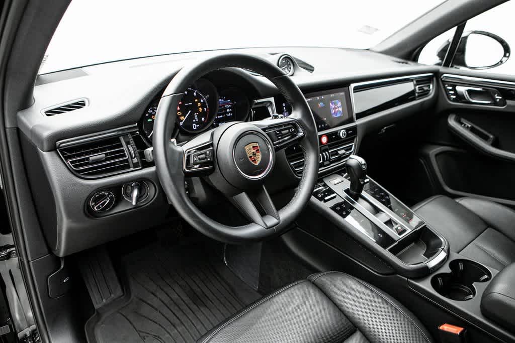 Thumbnail: 2024 Porsche Macan - 19