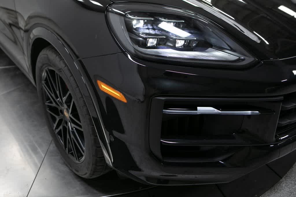 Thumbnail: 2025 Porsche  - 12