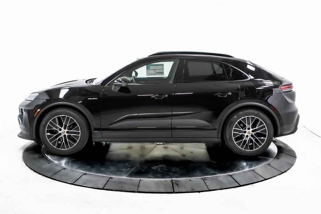 Thumbnail: 2025 Porsche Macan - 2