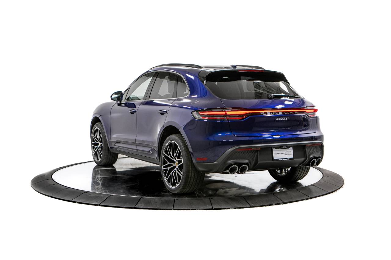 Thumbnail: 2026 Porsche Macan - 3