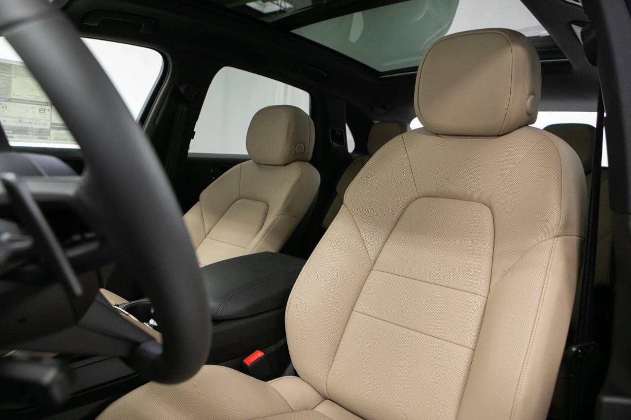 Thumbnail: 2026 Porsche Cayenne - 5