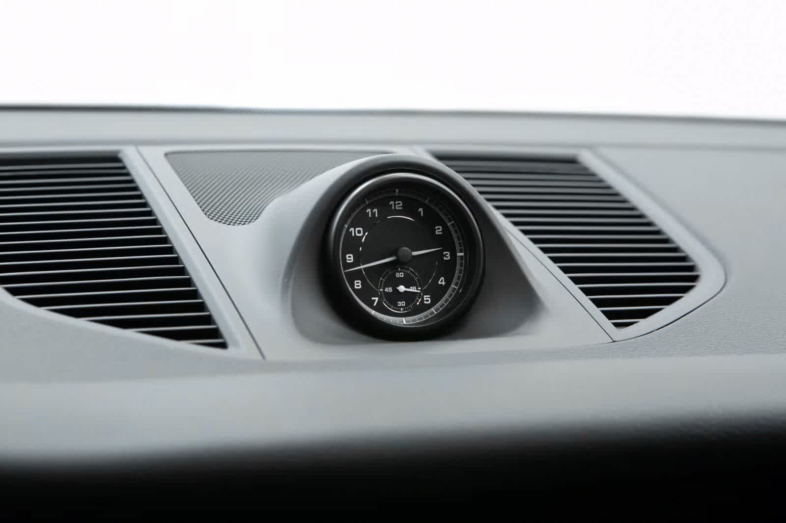 Thumbnail: 2026 Porsche Macan - 24