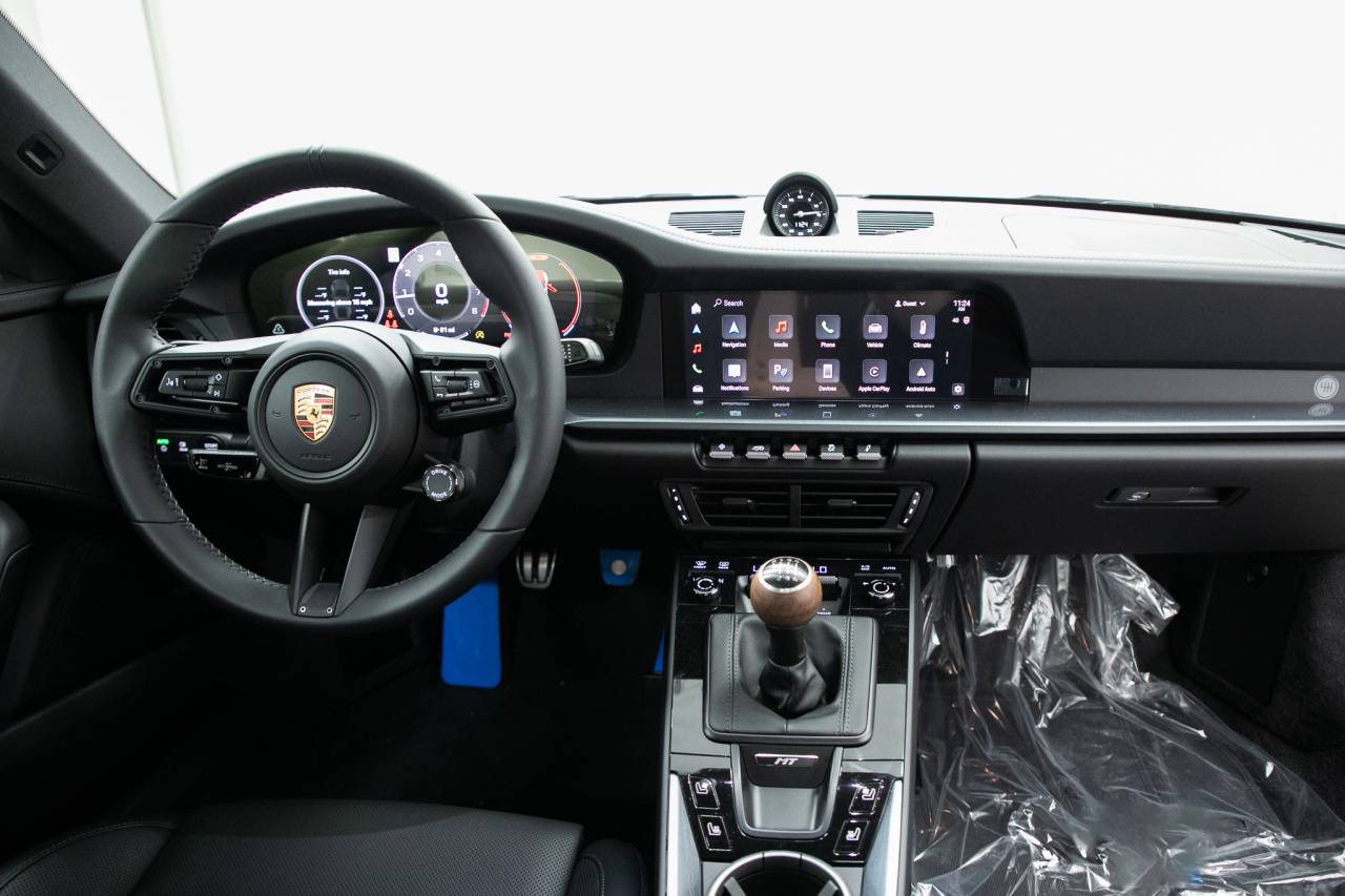Thumbnail: 2025 Porsche 911 - 9