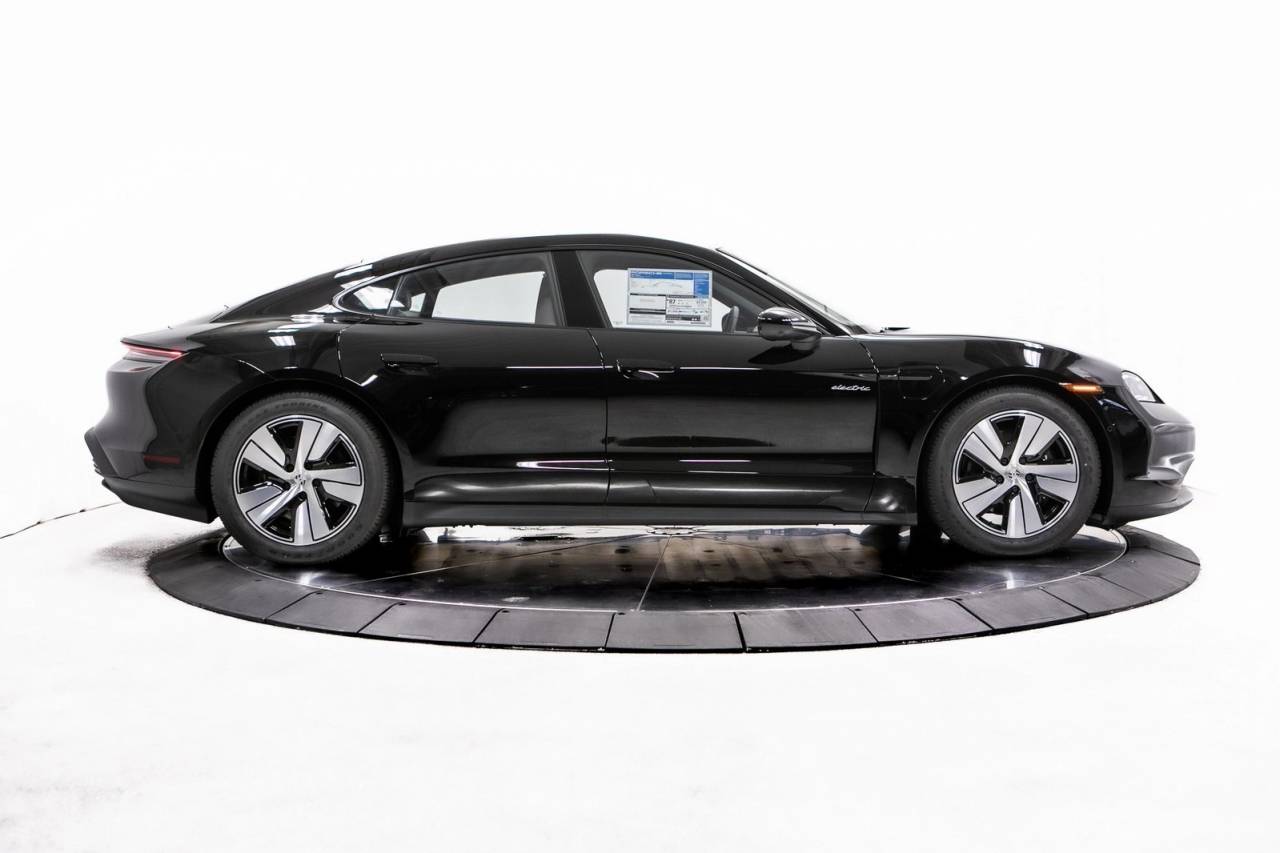 Thumbnail: 2026 Porsche Taycan - 8