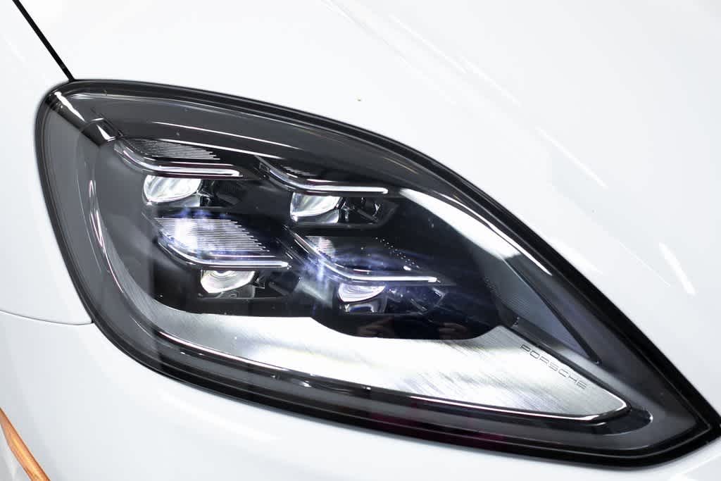Thumbnail: 2025 Porsche  - 18