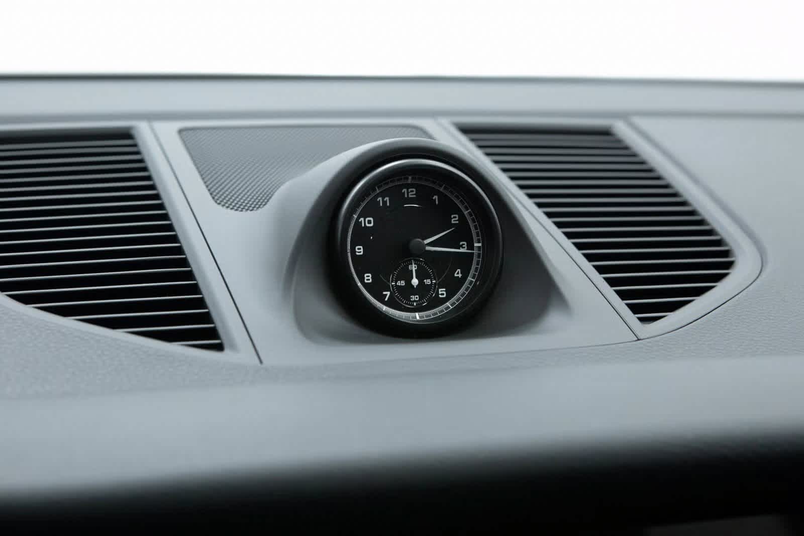 Thumbnail: 2025 Porsche Macan - 23