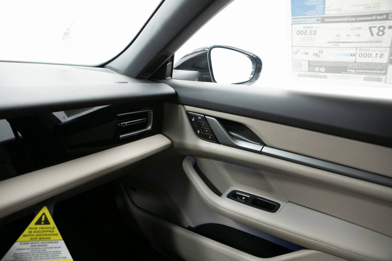 Thumbnail: 2026 Porsche Taycan - 32