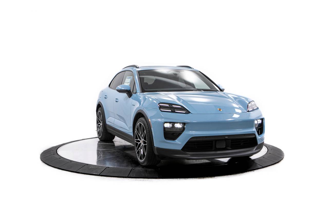 Thumbnail: 2026 Porsche Macan - 9