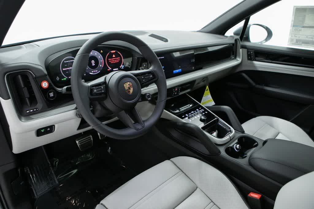 Thumbnail: 2025 Porsche Cayenne - 4