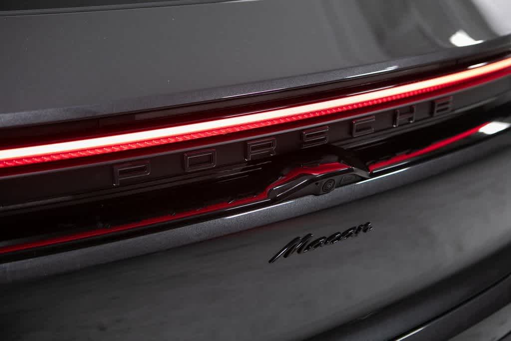 Thumbnail: 2025 Porsche Macan - 37