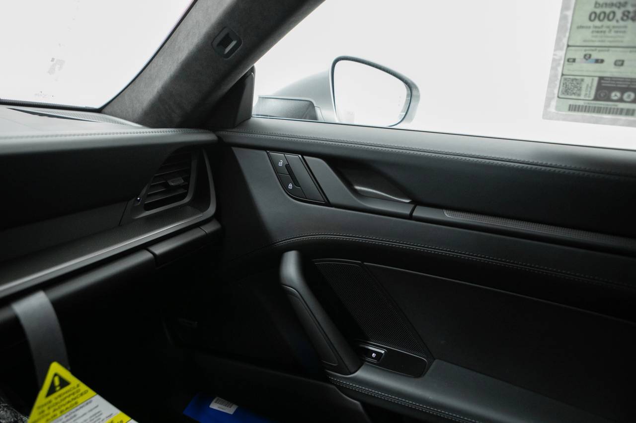 Thumbnail: 2026 Porsche 911 - 33