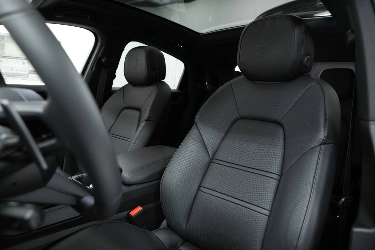 Thumbnail: 2026 Porsche  - 5