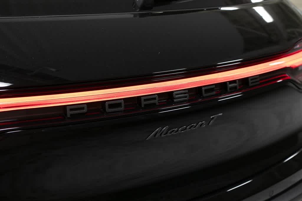Thumbnail: 2025 Porsche Macan - 37