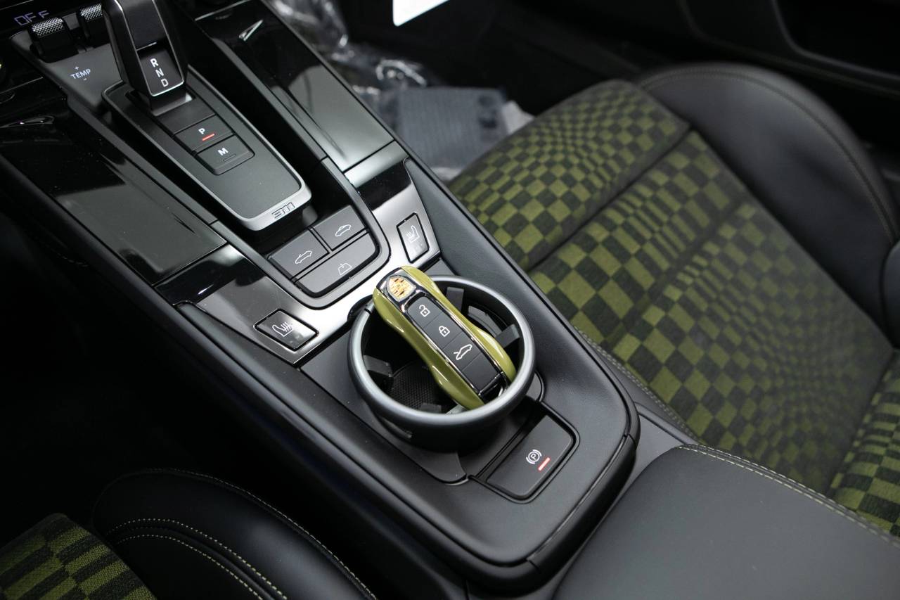 Thumbnail: 2026 Porsche 911 - 33