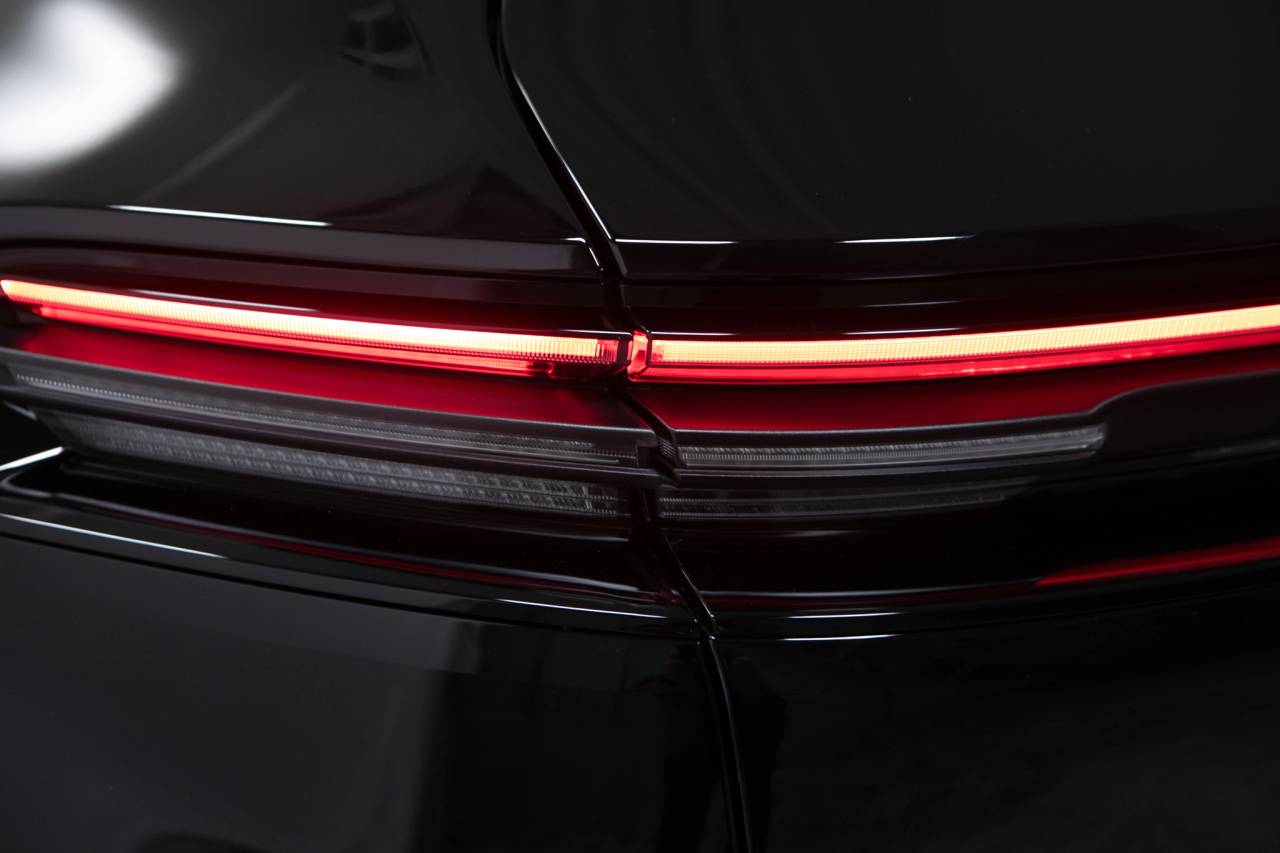 Thumbnail: 2026 Porsche Macan - 15