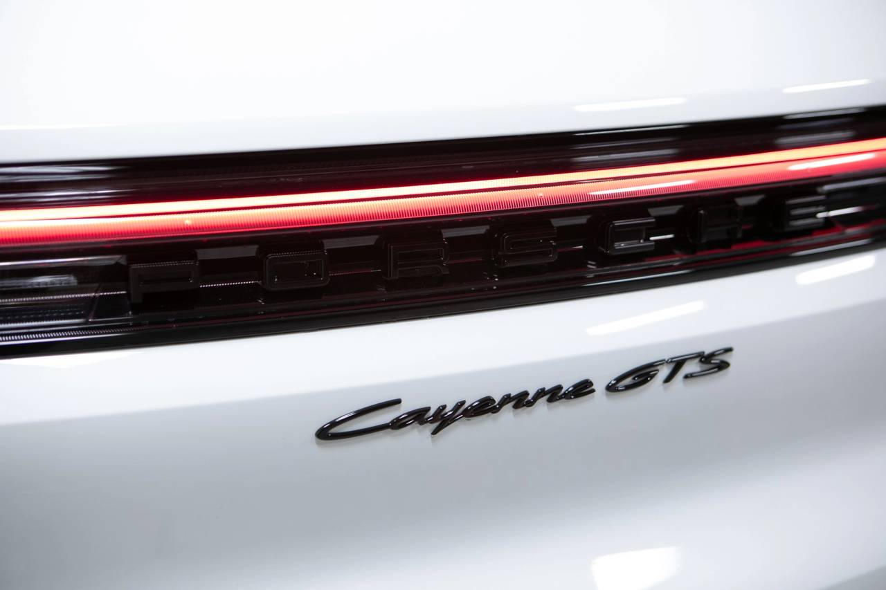 Thumbnail: 2026 Porsche Cayenne - 16