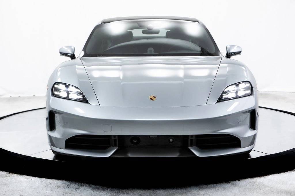 Thumbnail: 2025 Porsche Taycan - 10