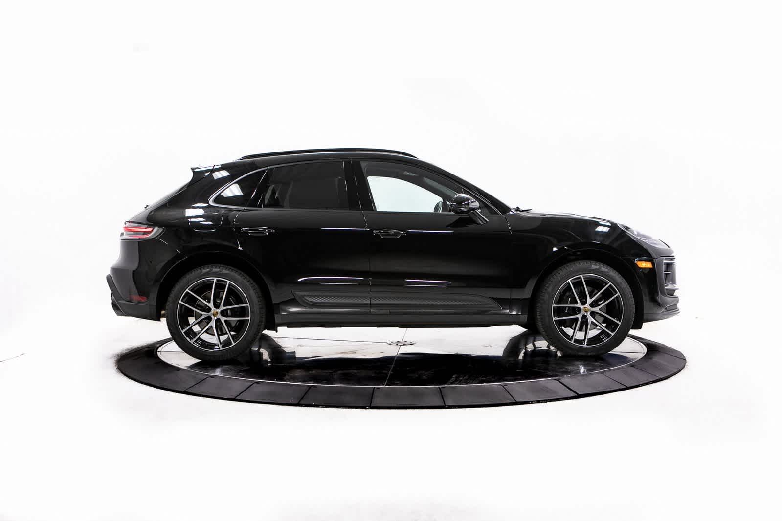 Thumbnail: 2025 Porsche Macan - 8