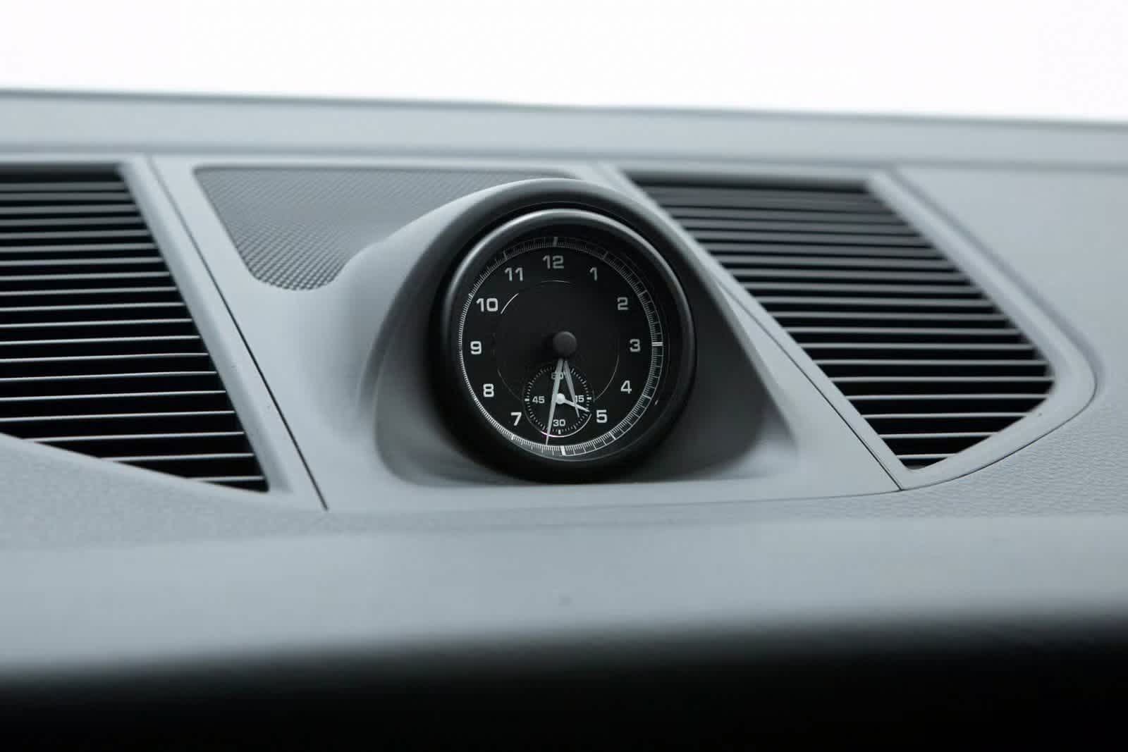 Thumbnail: 2025 Porsche Macan - 26