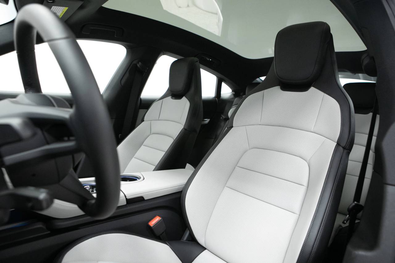 Thumbnail: 2026 Porsche Taycan - 5