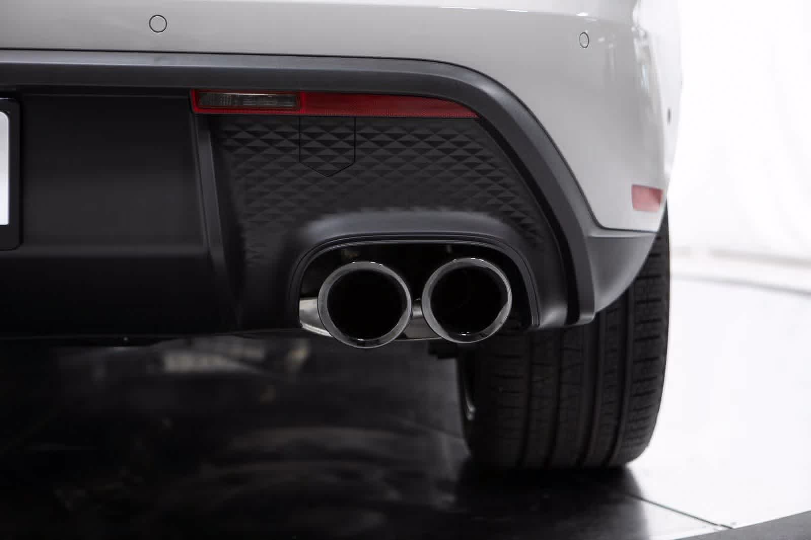 Thumbnail: 2026 Porsche Macan - 20