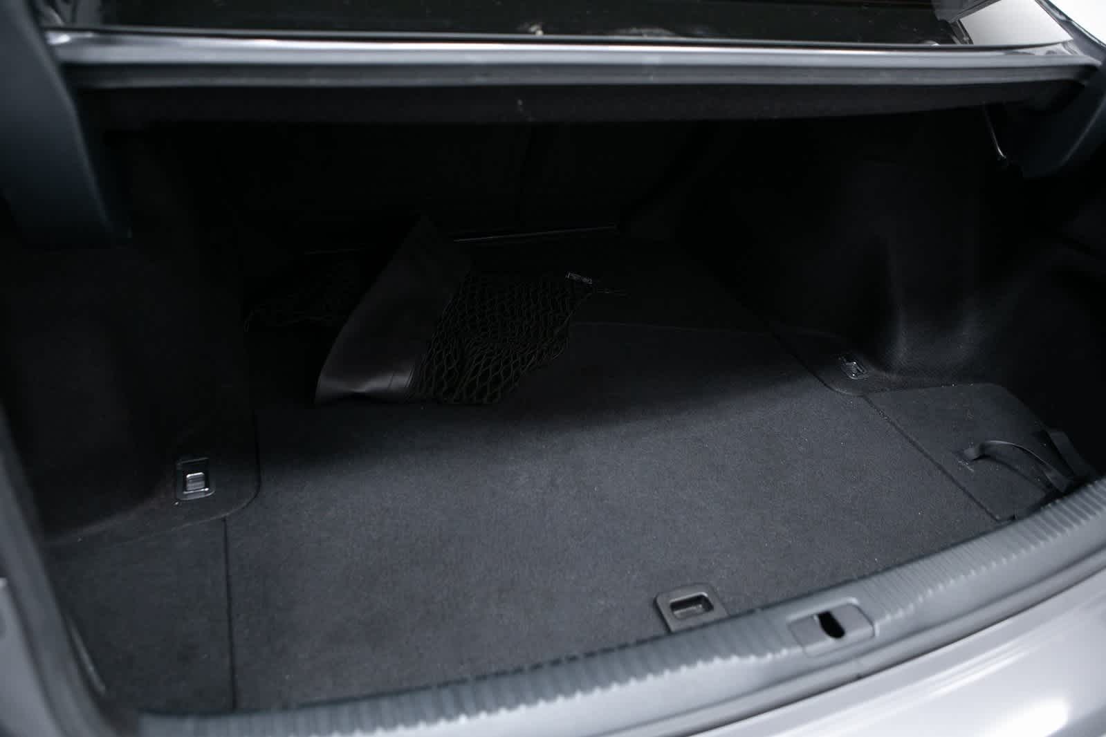 Thumbnail: 2019 Lexus IS - 28